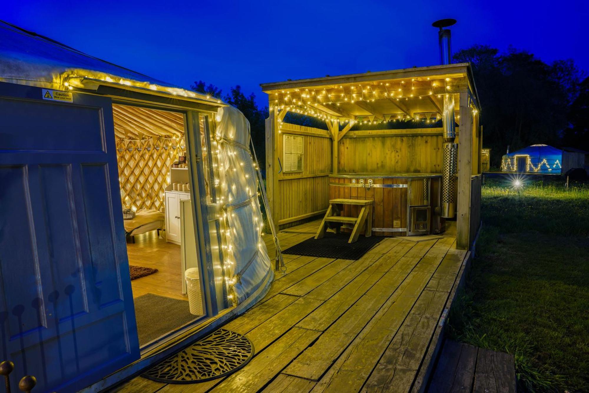 Glamp And Tipple Ltd Hotel Great Ellingham Exterior photo