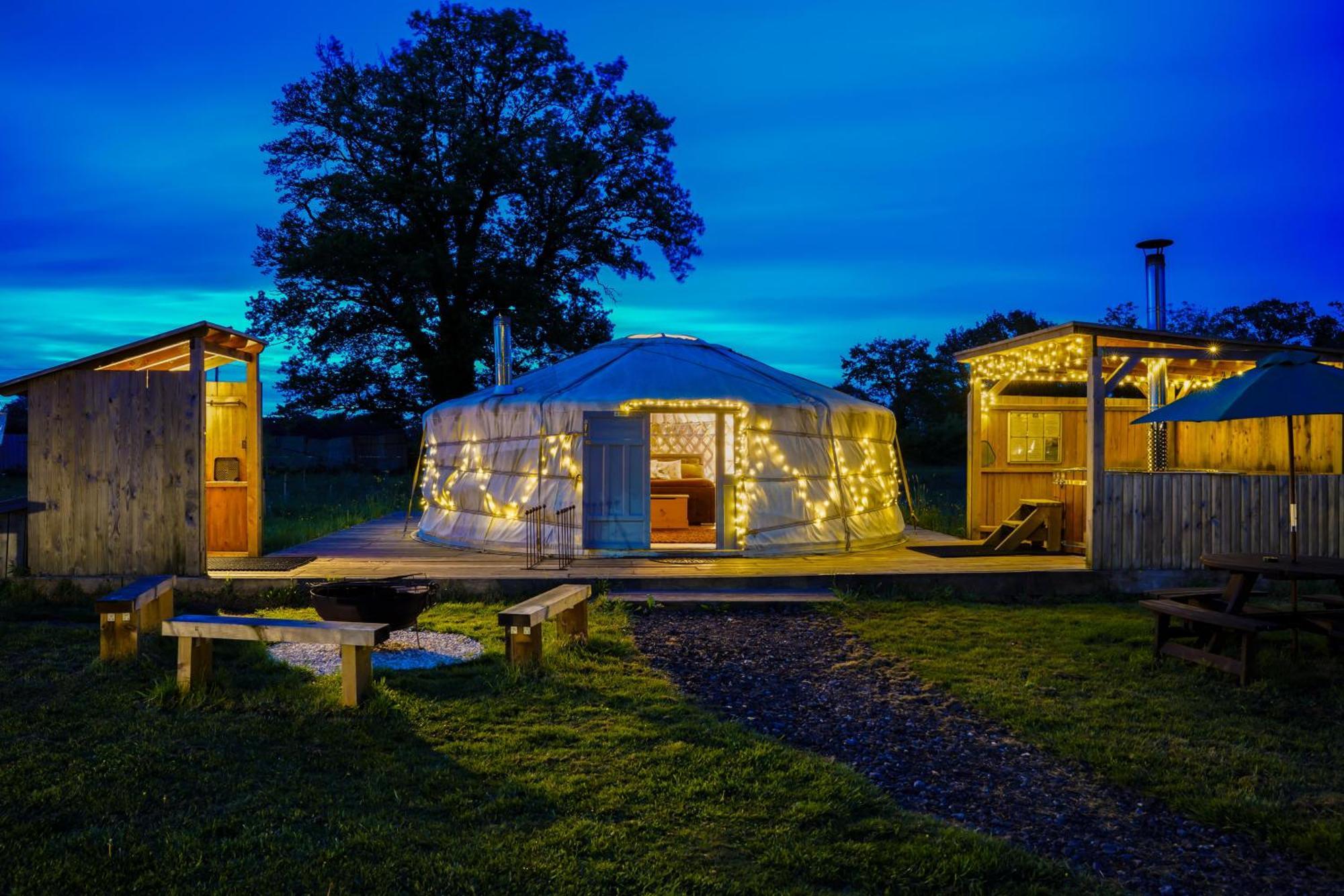 Glamp And Tipple Ltd Hotel Great Ellingham Exterior photo